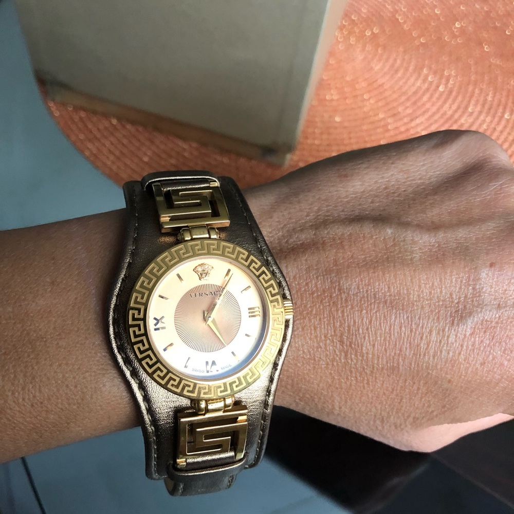 Versace wath - Picture 1 of 3